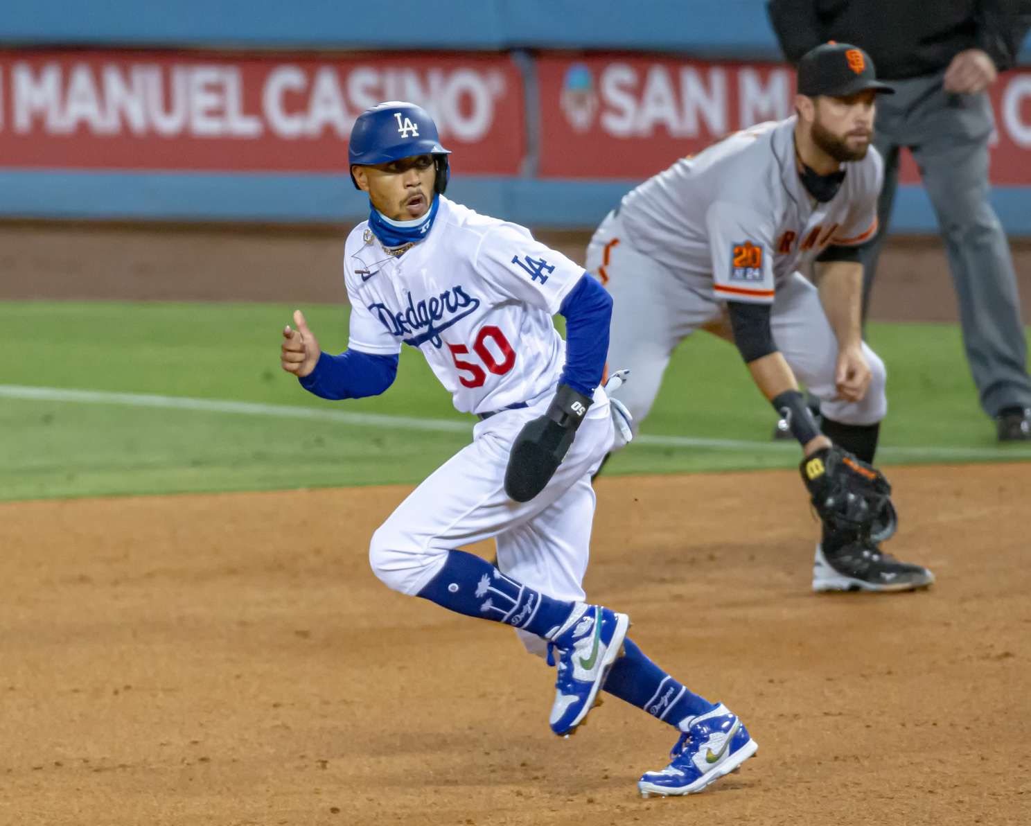 Dodgers News: Mookie Betts Describes Himself As 'Middle Of The Road With  Everything' And 'Consistent' Player